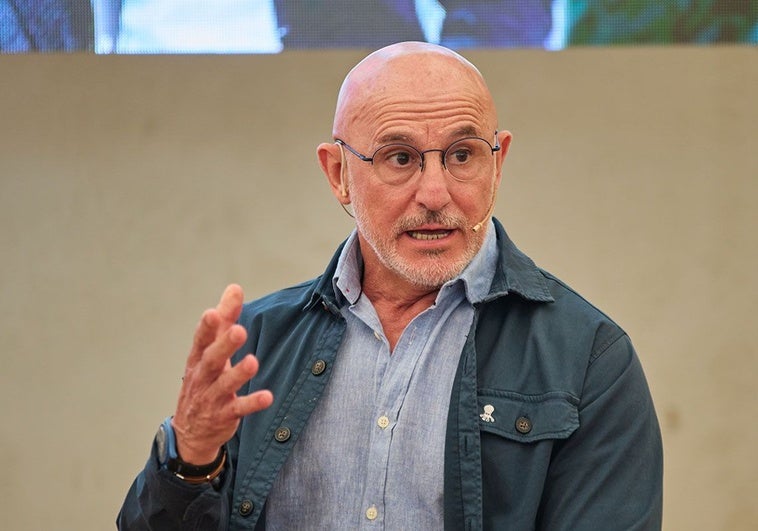 Luis de la Fuente sienta cátedra en Mérida