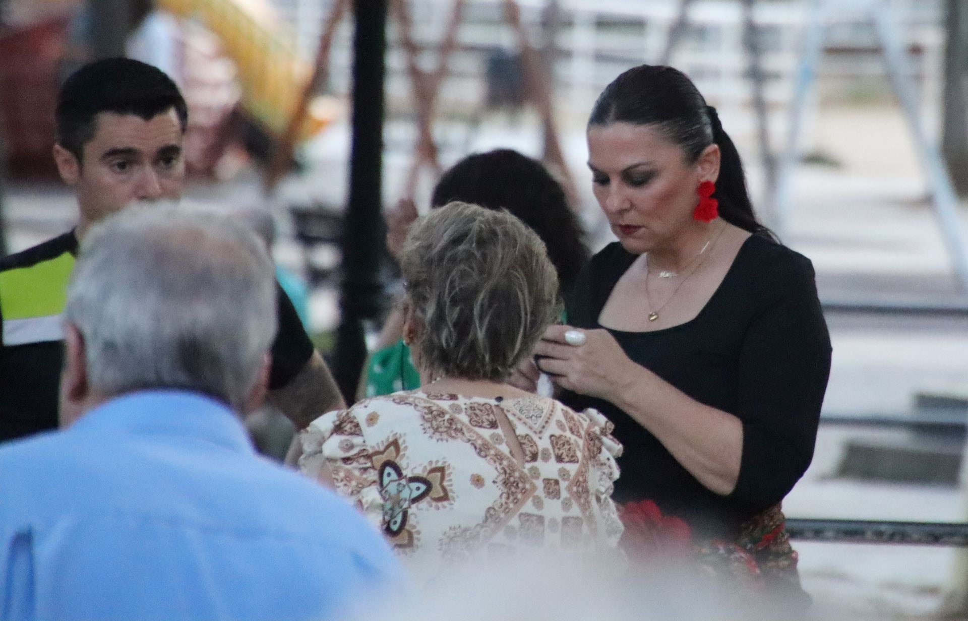 Fotos | Los mayores disfrutan en la verbena de la feria