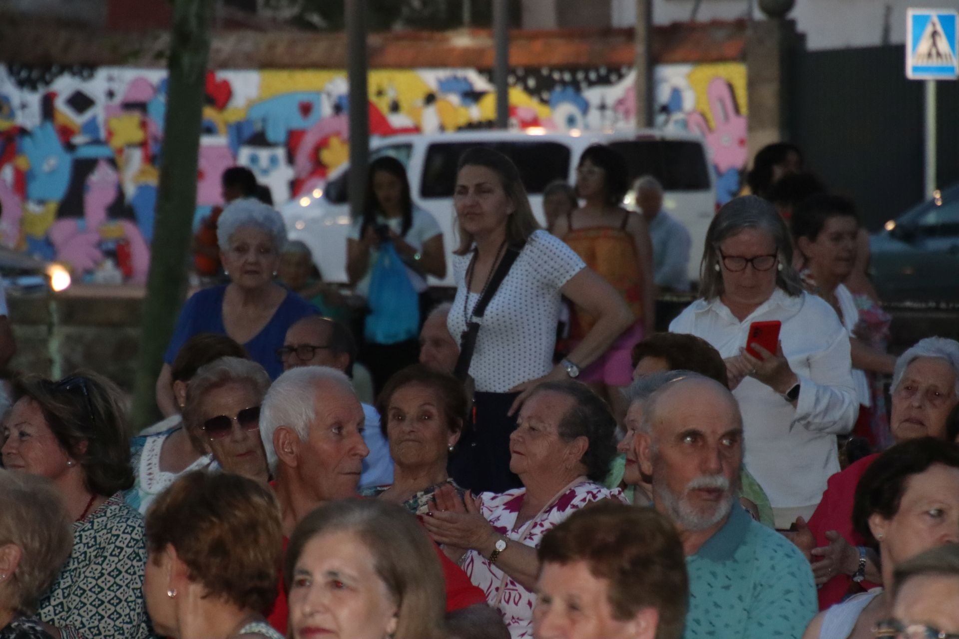 Fotos | Los mayores disfrutan en la verbena de la feria