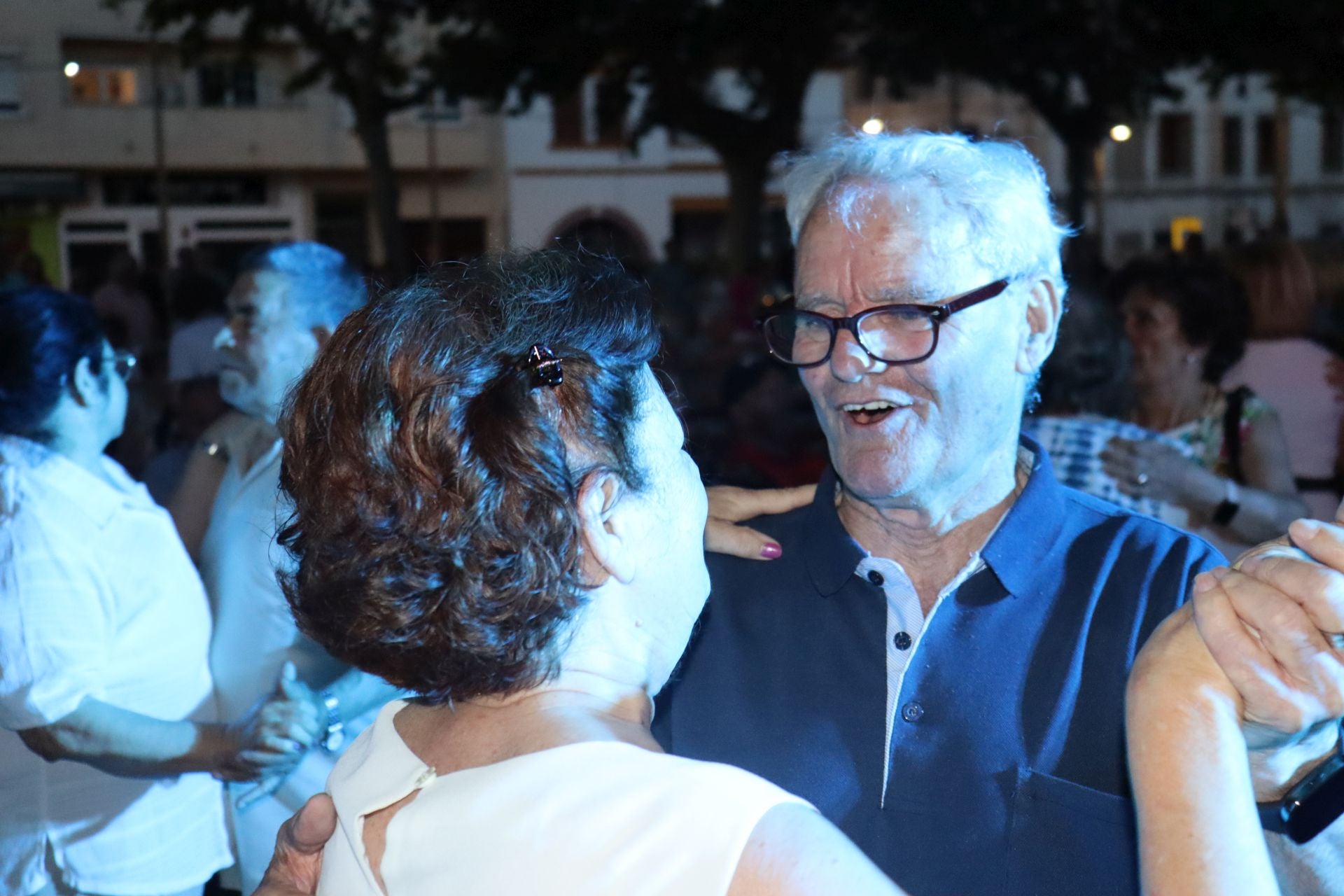 Fotos | Los mayores disfrutan en la verbena de la feria
