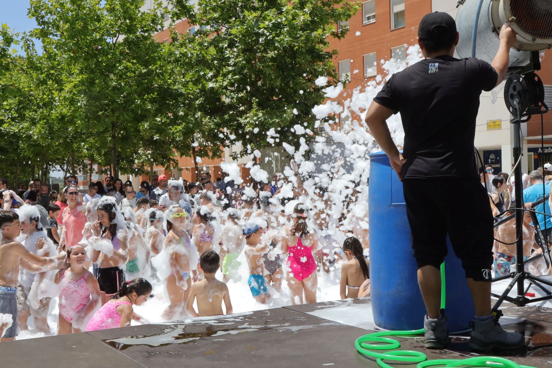Cerro Gordo cierra su fin de semana de celebración con fiesta de la espuma