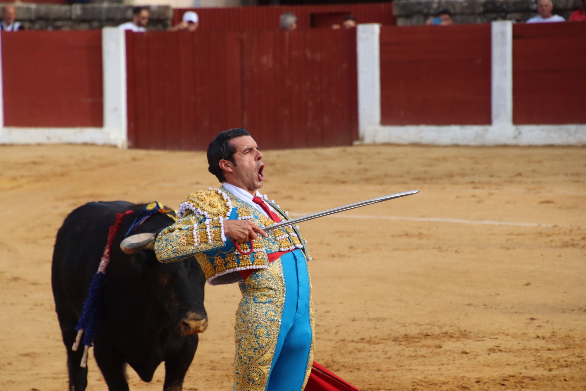 Fotos | Borja Jiménez sale por la puerta grande