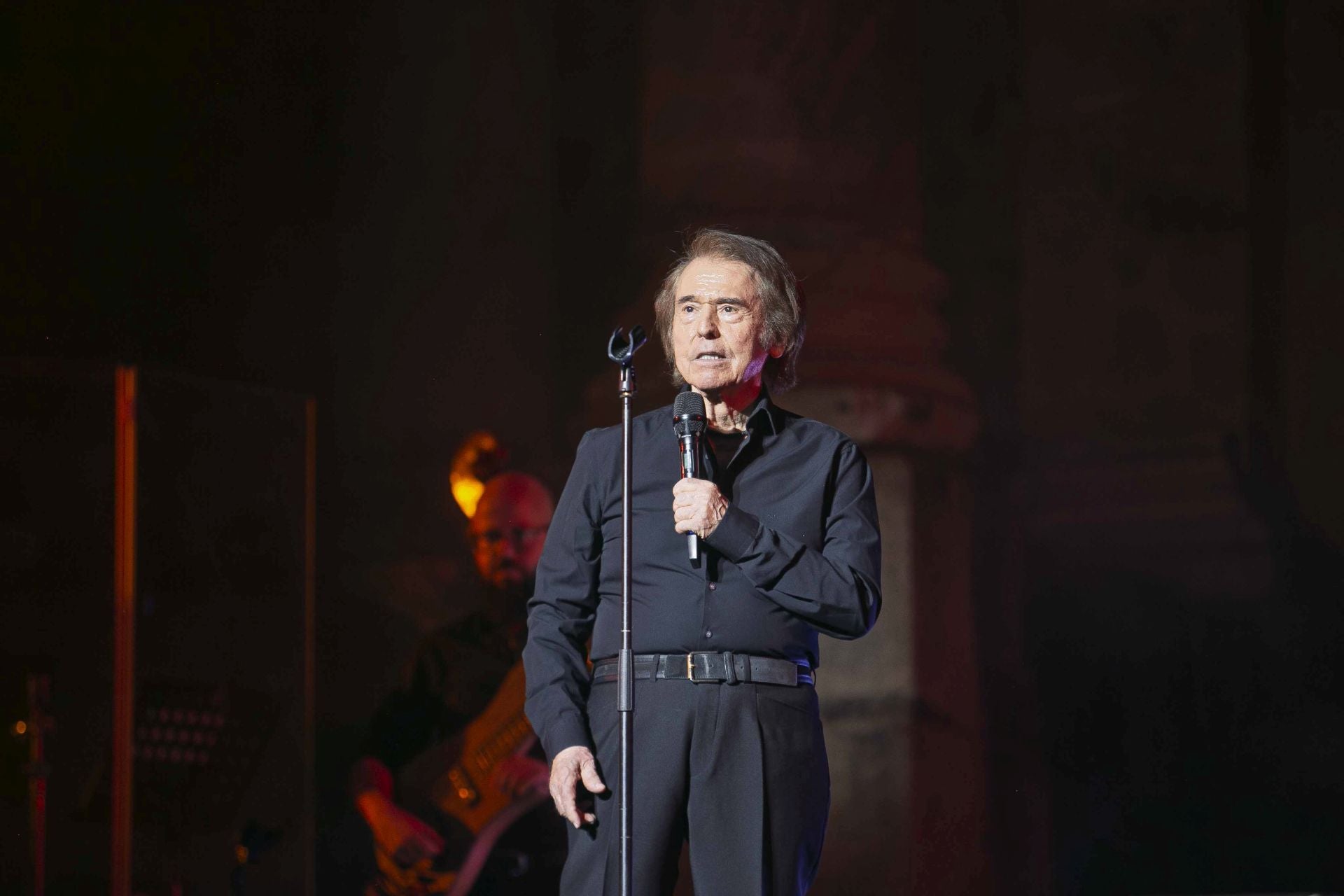 Raphael triunfa en su regreso al escenario del Teatro Romano