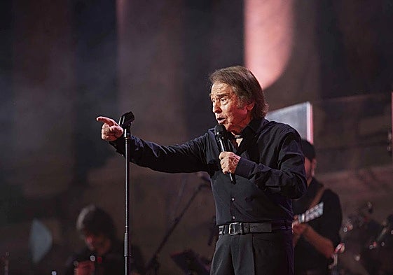 Raphael triunfa en su regreso al escenario del Teatro Romano