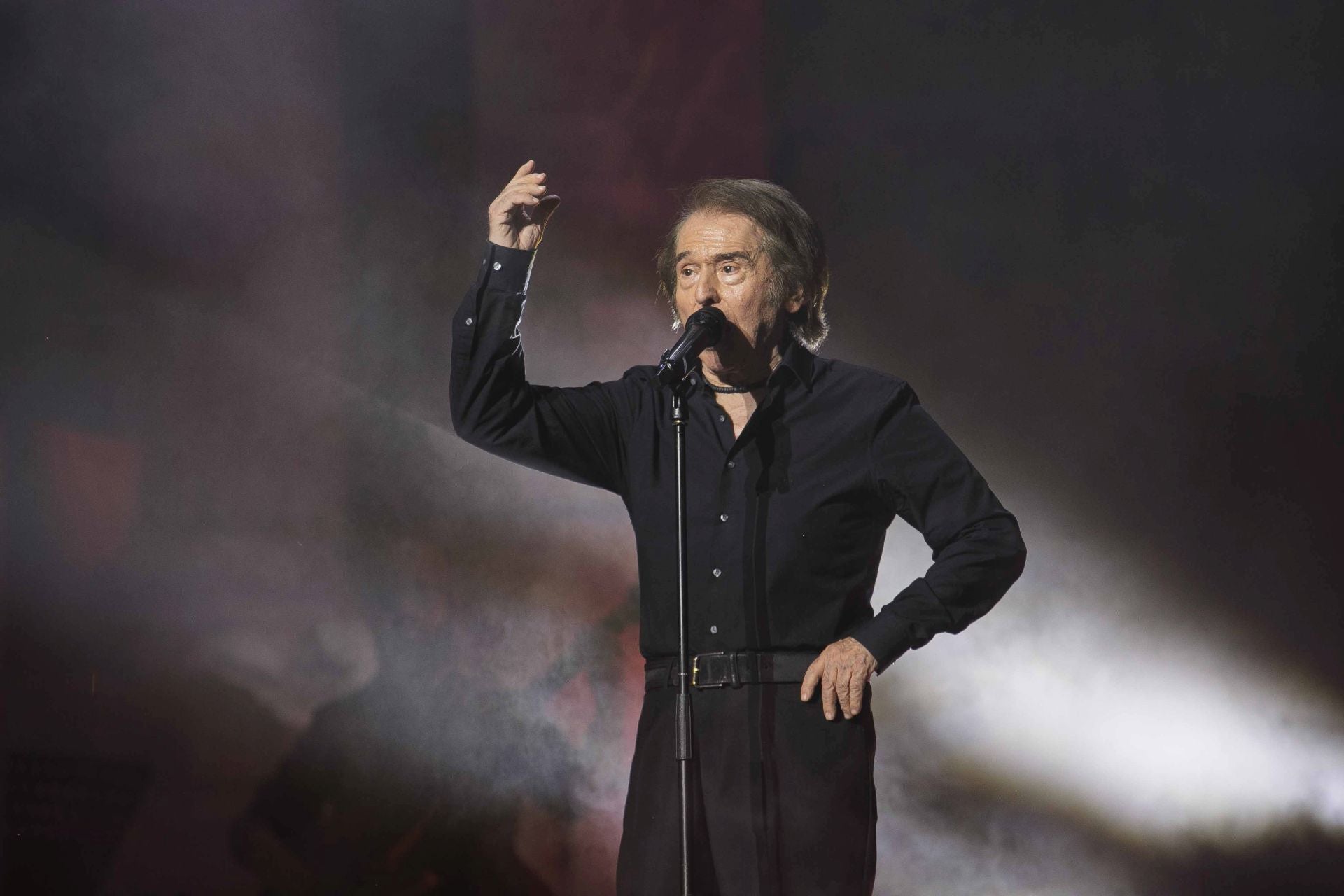 Raphael triunfa en su regreso al escenario del Teatro Romano