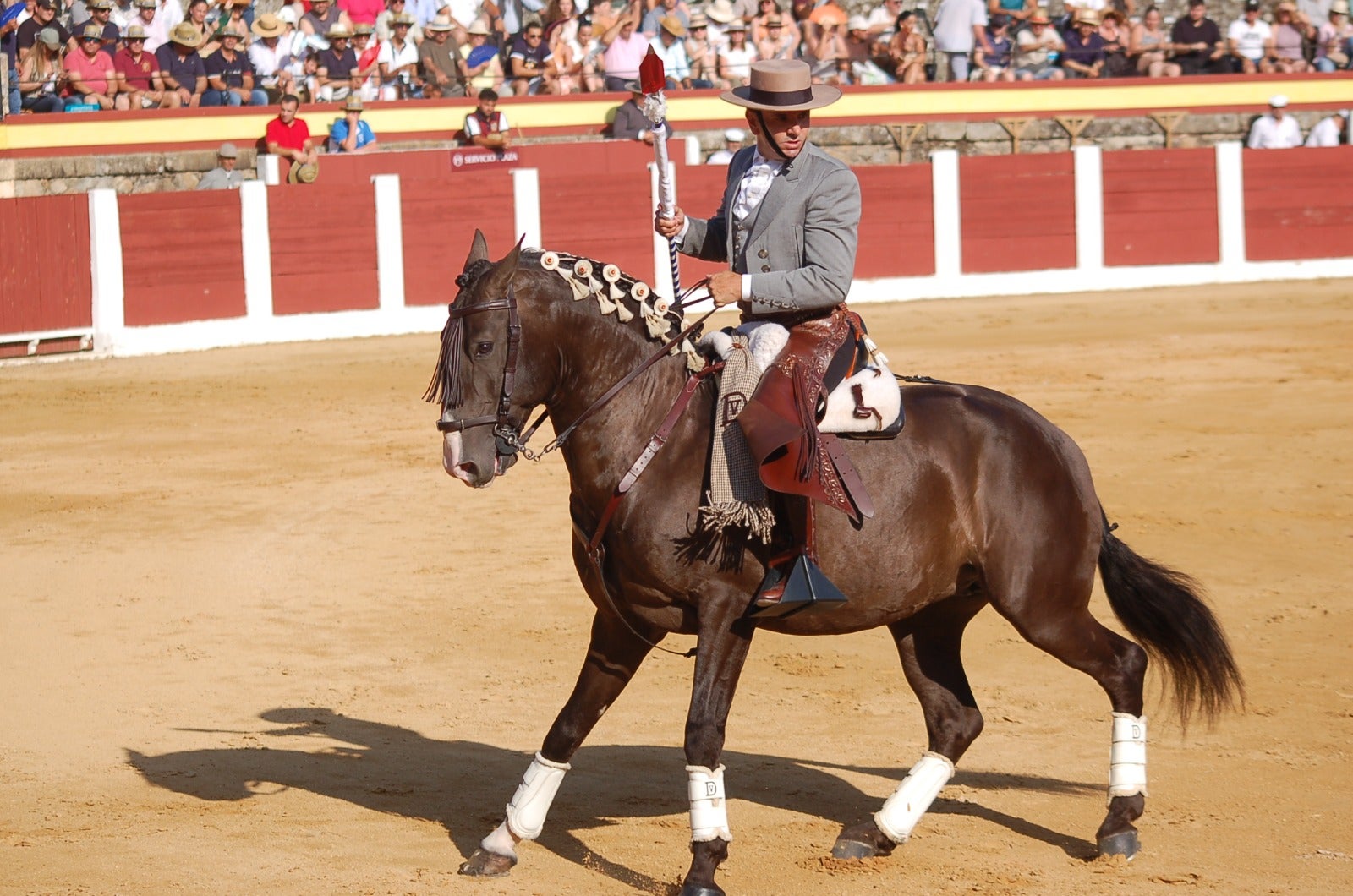 Fotos | Así fue la carrida de toros donde Diego Ventura y Leonardo Hernández salieron a hombros