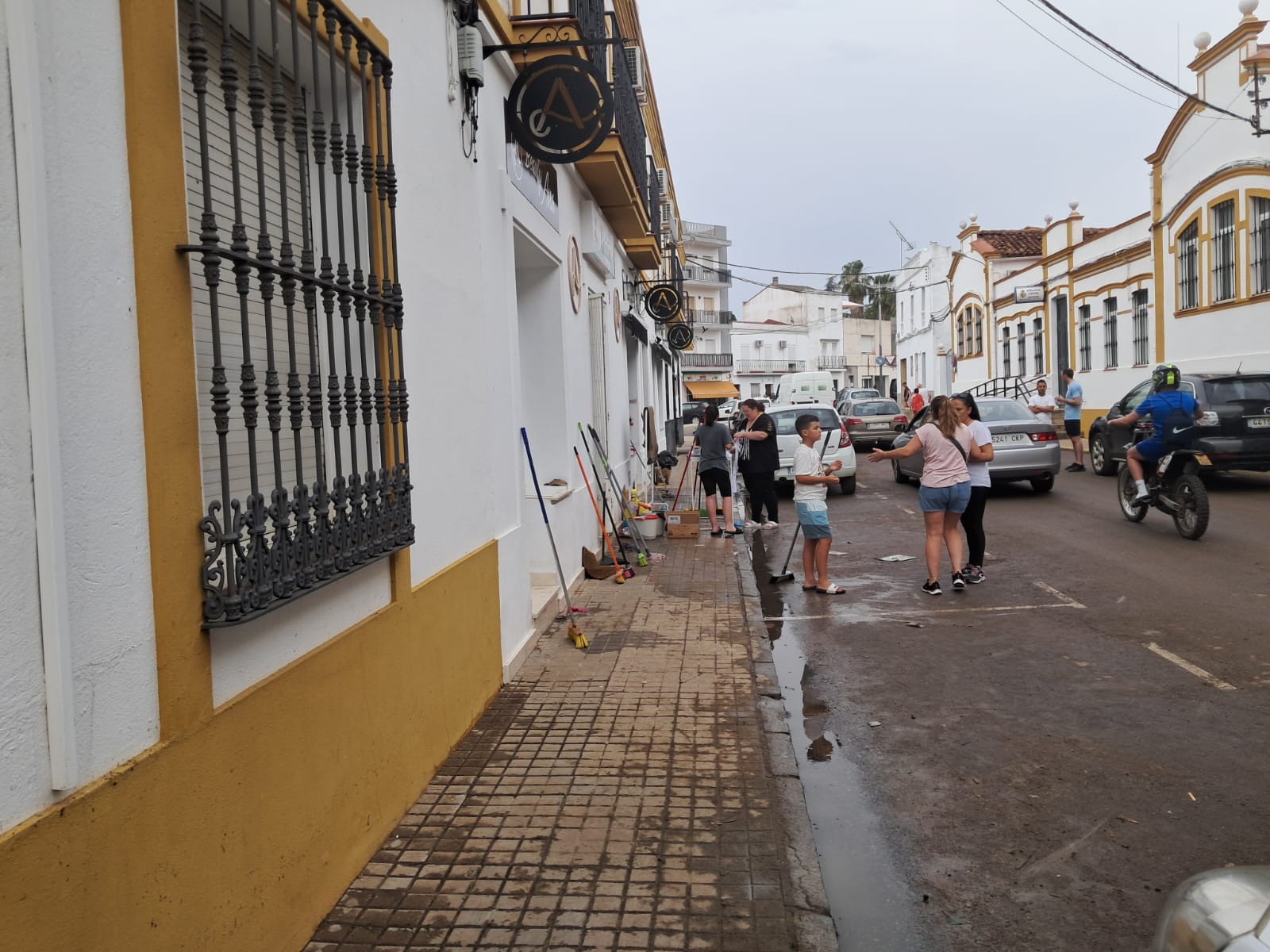 Fotos | Así ha quedado Los Santos de Maimona tras la tormenta de agua y granizo
