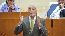 Bibiano Serrano durante su intervención de este jueves en la Asamblea de Extremadura.