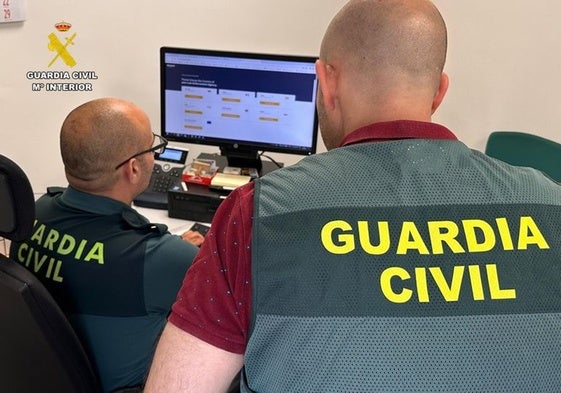 Agentes de la Guardia Civil.