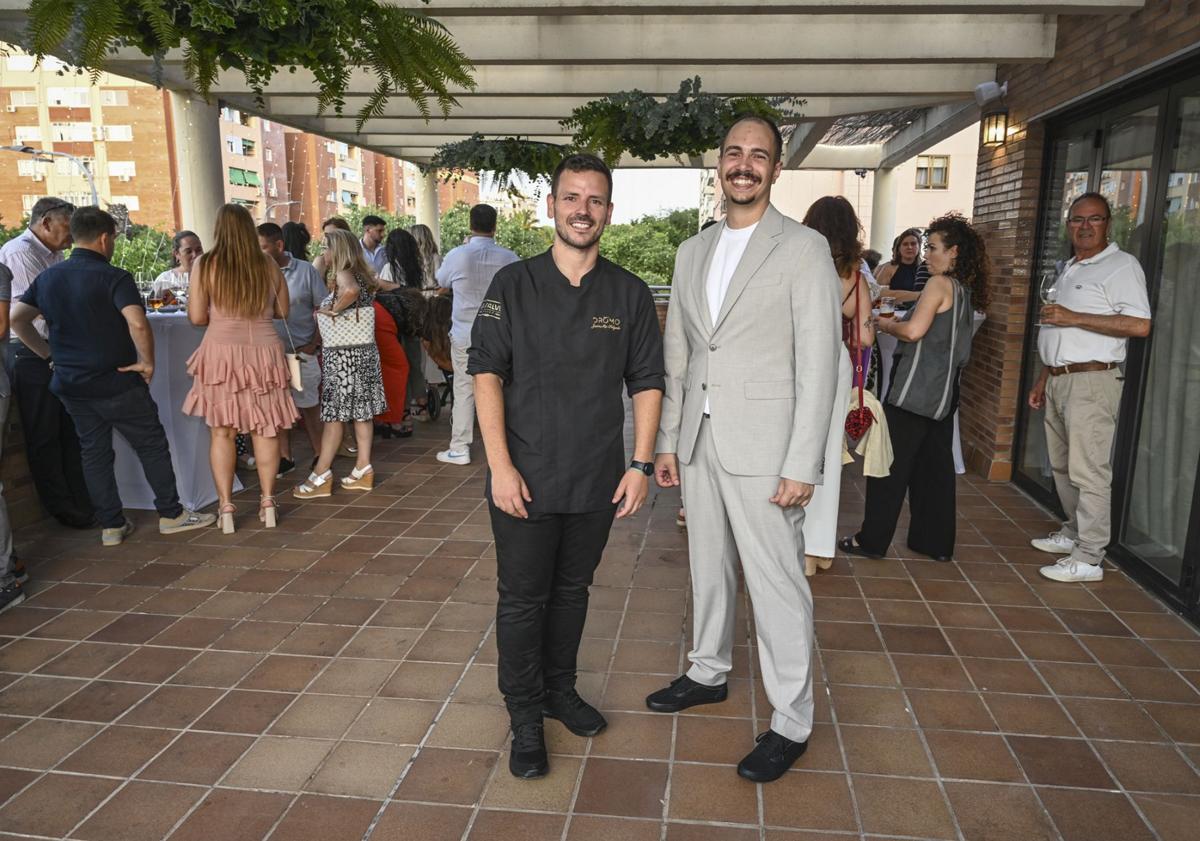 Imagen principal - Juanma y Joaquín son las dos personas que llevan ahora el proyecto a sus espaldas, aunque Paloma podrá participar puntualmente.
