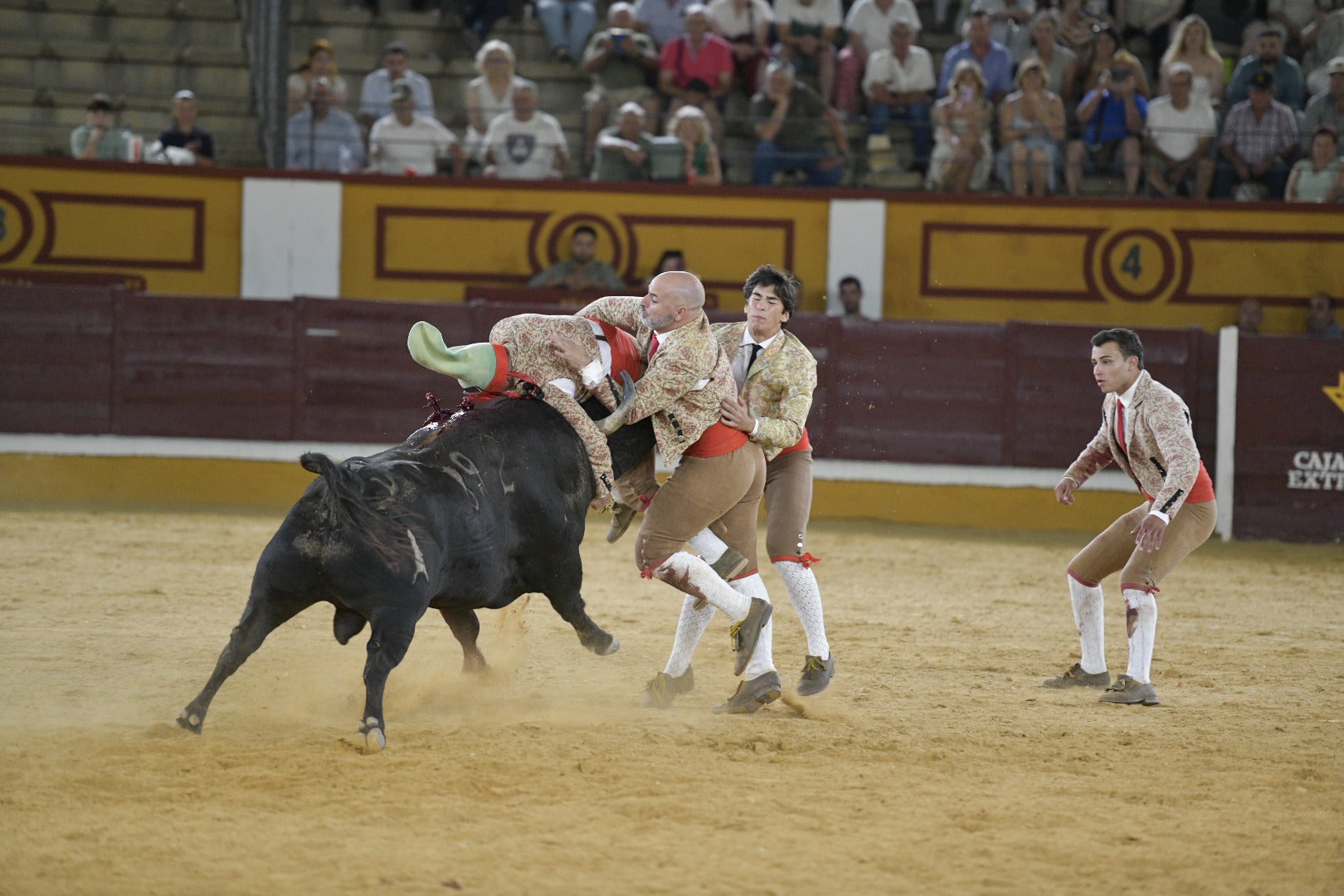 Fotos | Las mejores imágenes de la primera corrida de toros de la feria de San Juan de Badajoz 2025