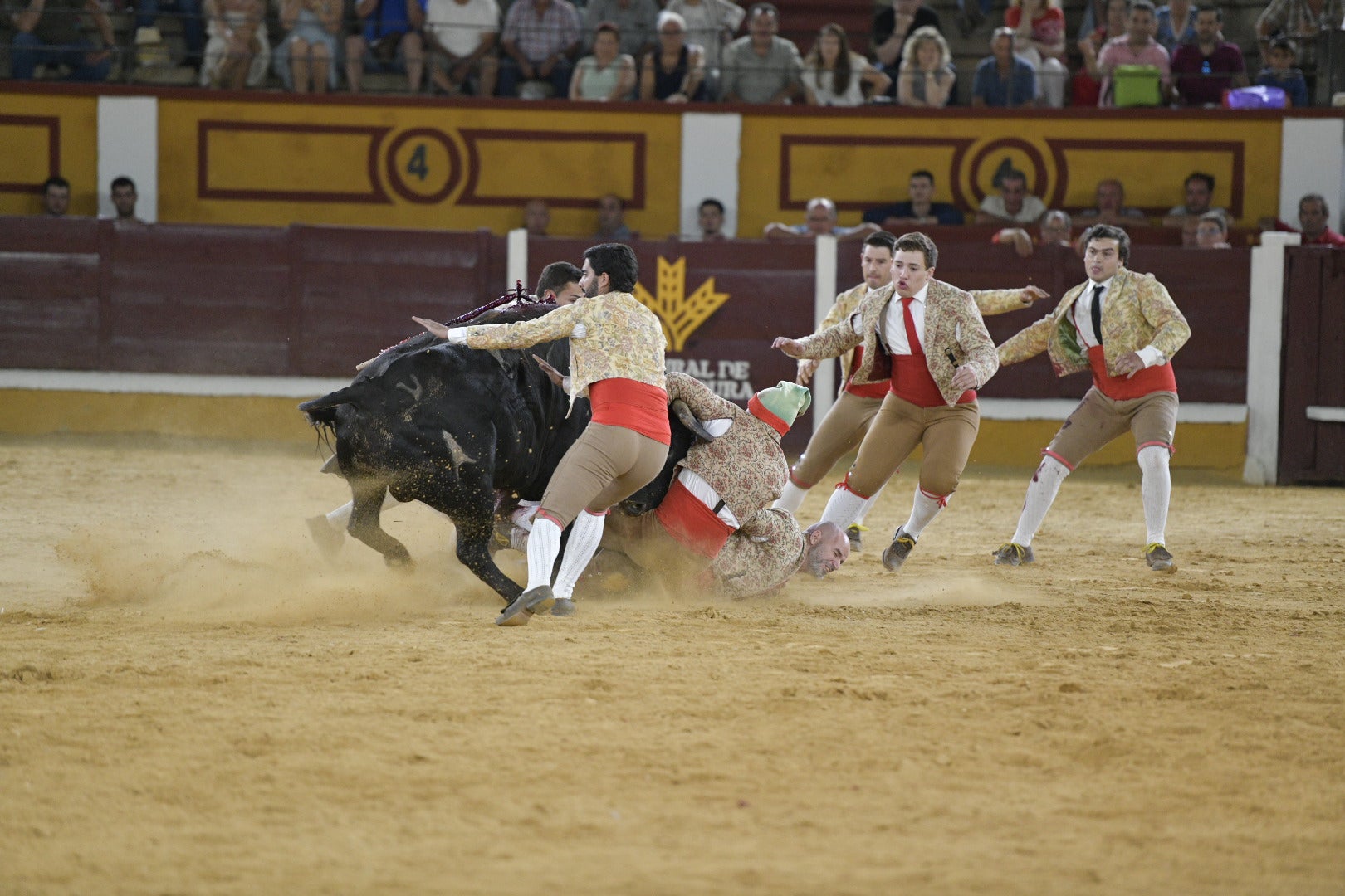 Fotos | Las mejores imágenes de la primera corrida de toros de la feria de San Juan de Badajoz 2025