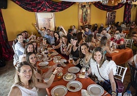 Así es el ambiente en el ferial de Badajoz a la hora de la comida