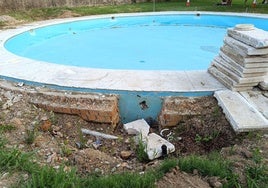 Vaso infantil en las piscinas municipales de Pinilla, en una imagen difundida por una usuaria.