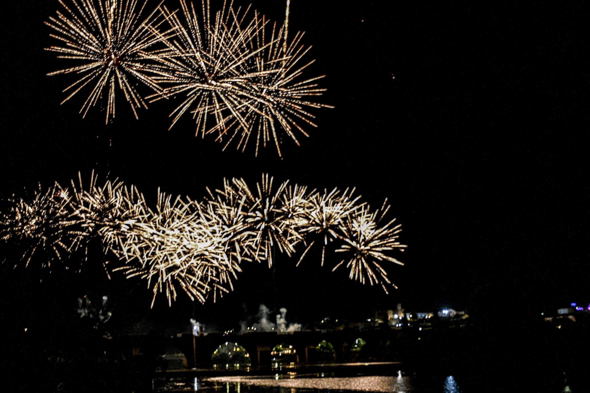 Así fueron los fuegos artificiales de la Feria de San Juan de Badajoz