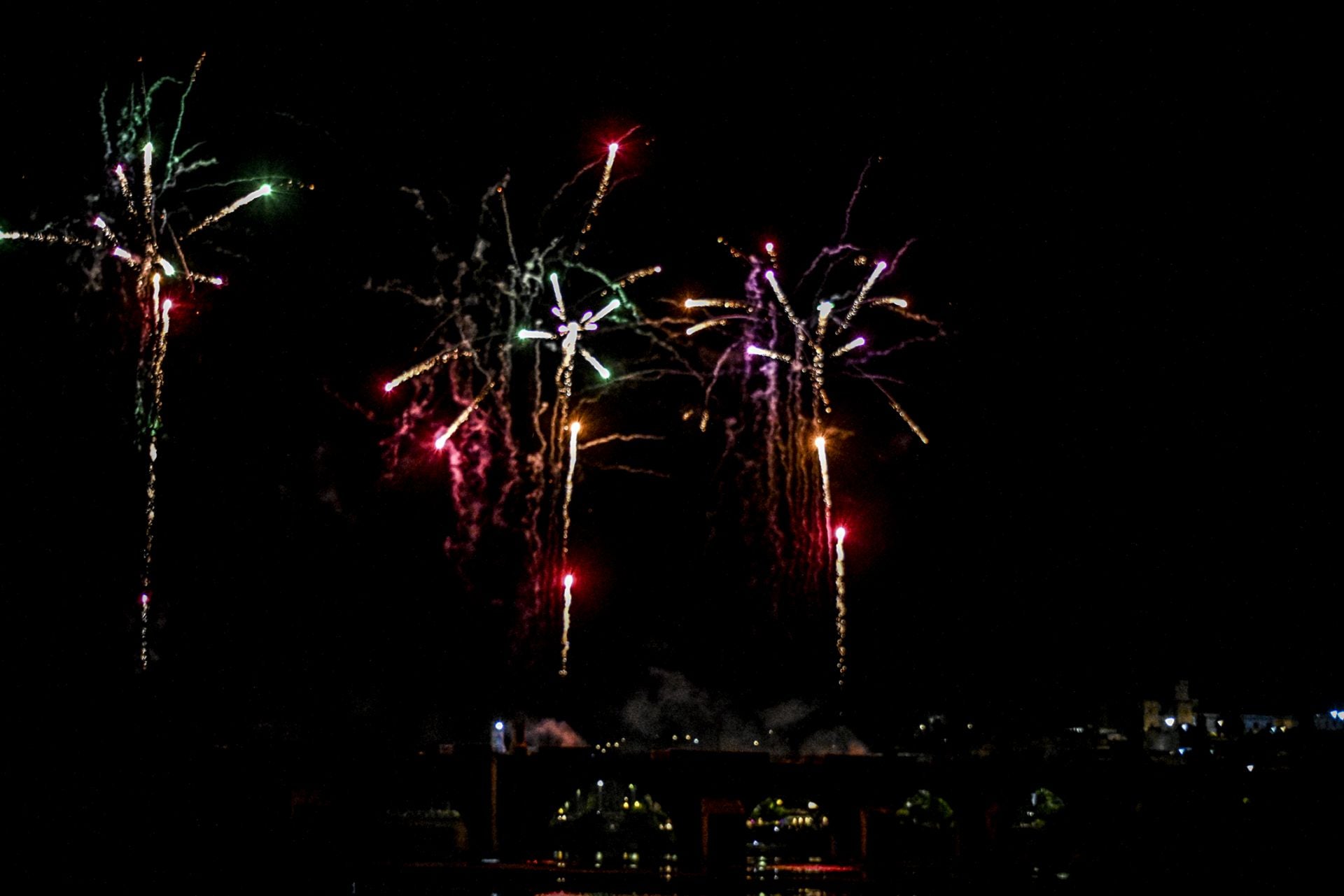 Así fueron los fuegos artificiales de la Feria de San Juan de Badajoz