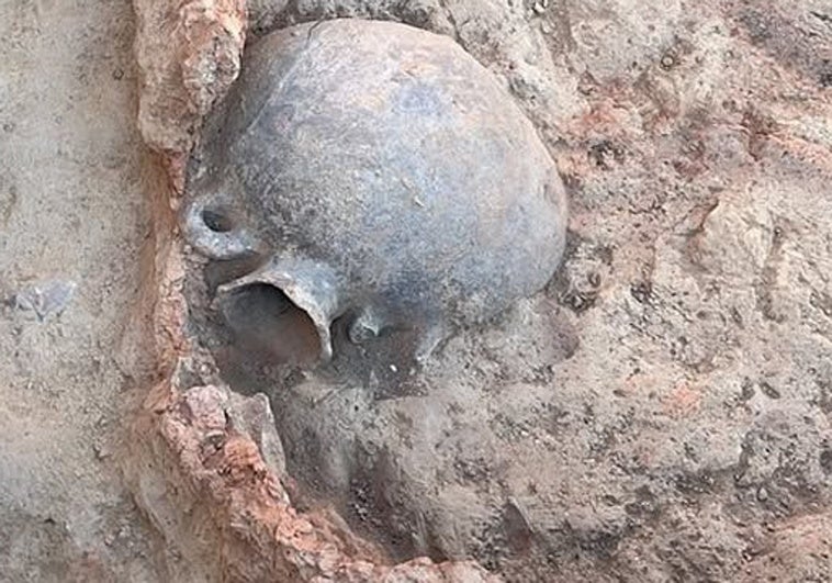 Finaliza la séptima campaña de excavación en el Turuñuelo con el descubrimiento de más cerámica y nuevos accesos