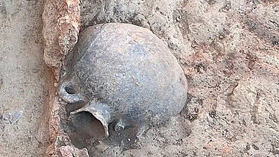 Finaliza la séptima campaña de excavación en el Turuñuelo con el descubrimiento de más cerámica y nuevos accesos