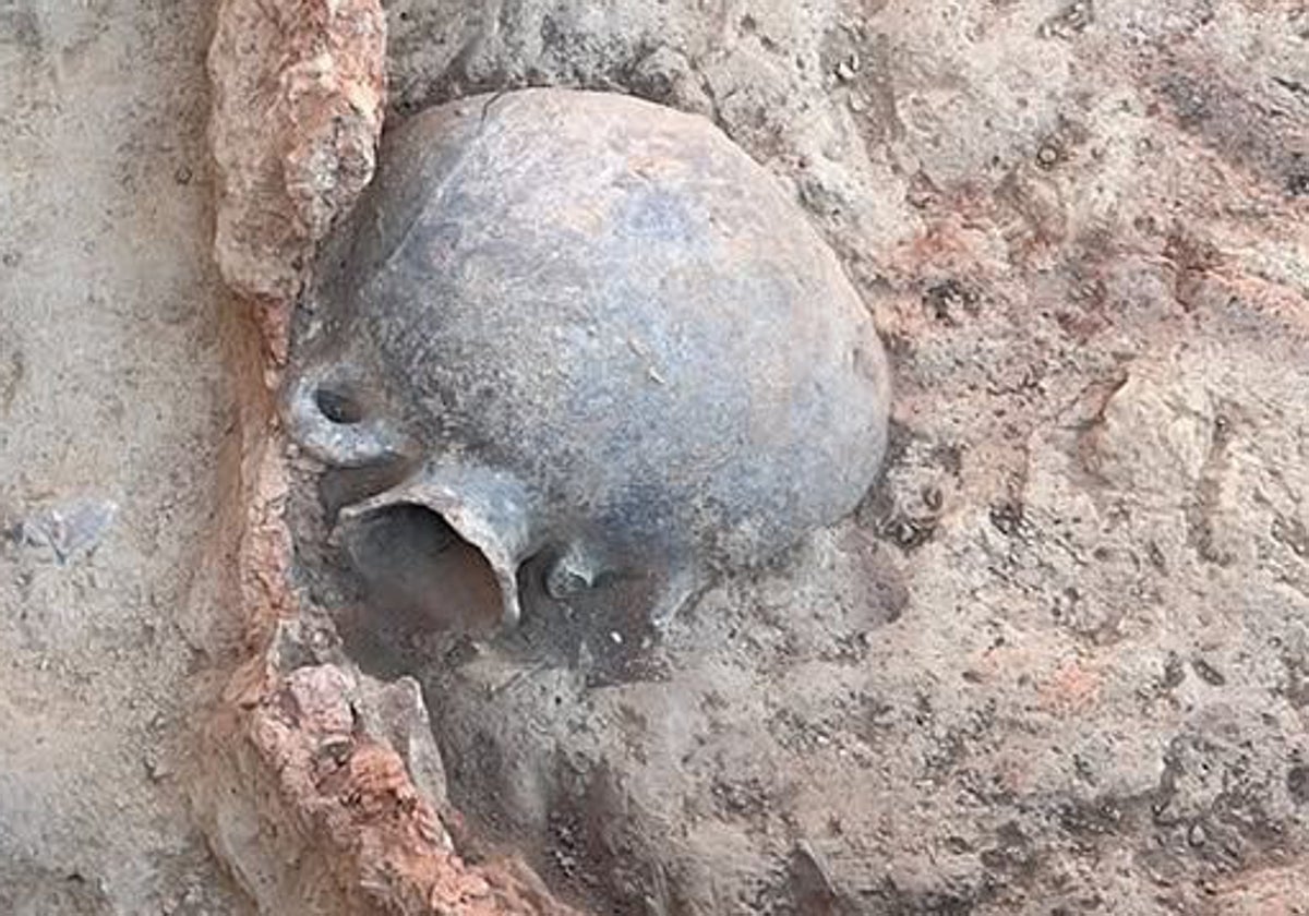 Finaliza la séptima campaña de excavación en el Turuñuelo con el descubrimiento de más cerámica y nuevos accesos