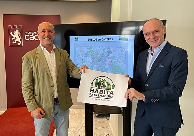 Presentación de las nuevas promociones este jueves en el ayuntamiento.