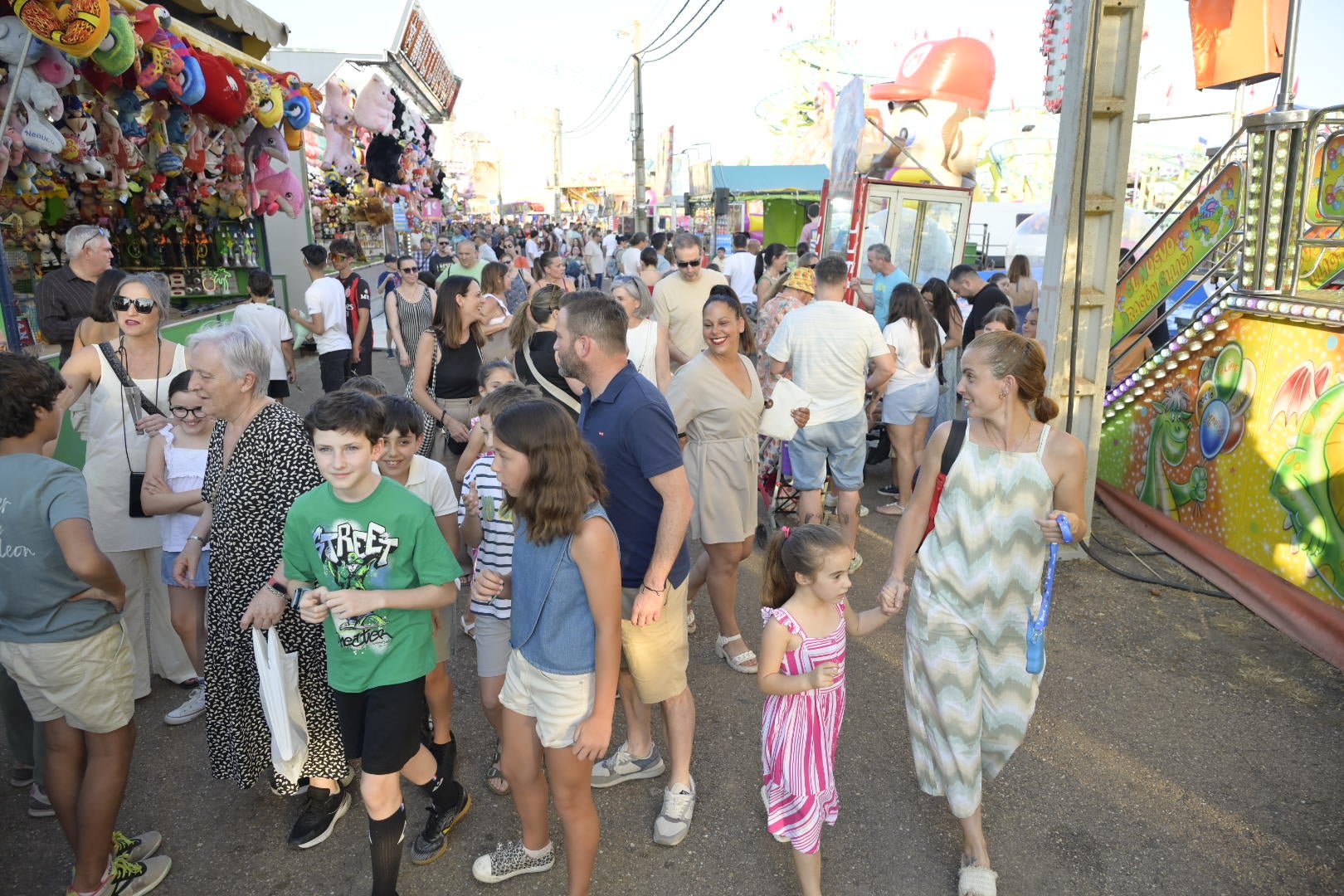Fotos | Los pequeños disfrutan de la feria en el Día del Niño