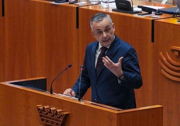 Vox pide a la presidenta de la Junta que cambie el rumbo y renuncie a pactar con el PSOE