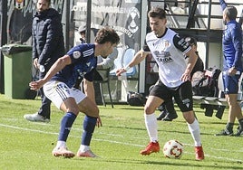 Fran Beltrán dirigiendo en el Romano en el Mérida-Marbella de la segunda vuelta.