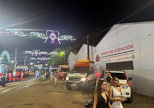 Puesto de atención sanitaria de Cruz Roja en el ferial de Badajoz.