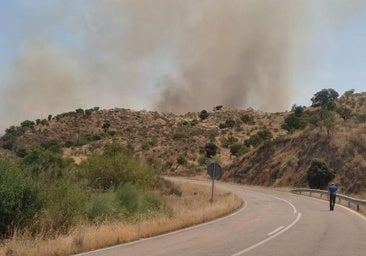 Un coche se sale de la carretera y provoca un incendio en Capilla