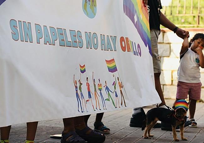 Los migrantes también estuvieron representados en la marcha del Orgullo.