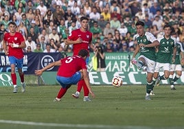 Marchena con el Estepona durante la final por el ascenso frente al Cacereño en el Príncipe Felipe.