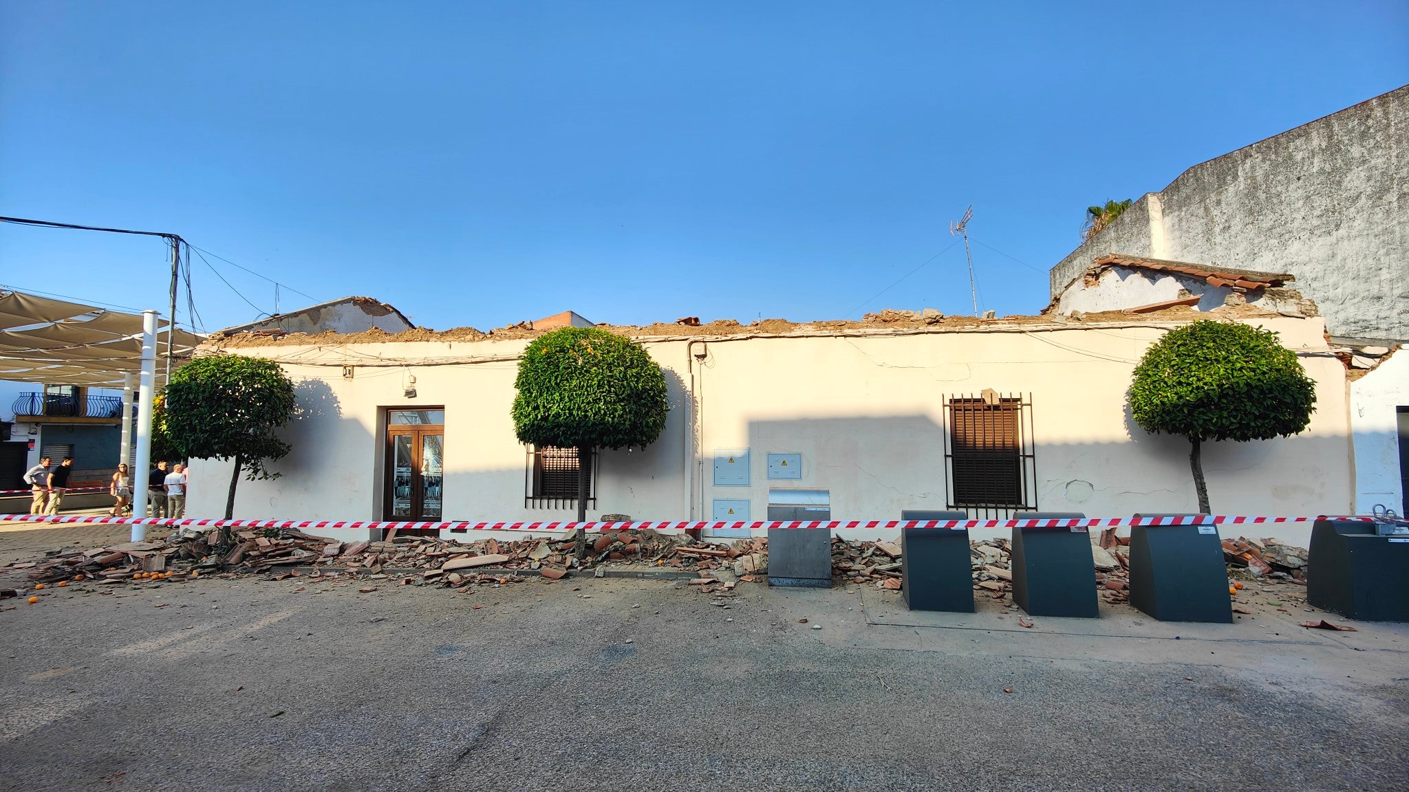Fotos | Así está la Casa del Pueblo de Valverde de Leganés tras el derrumbe