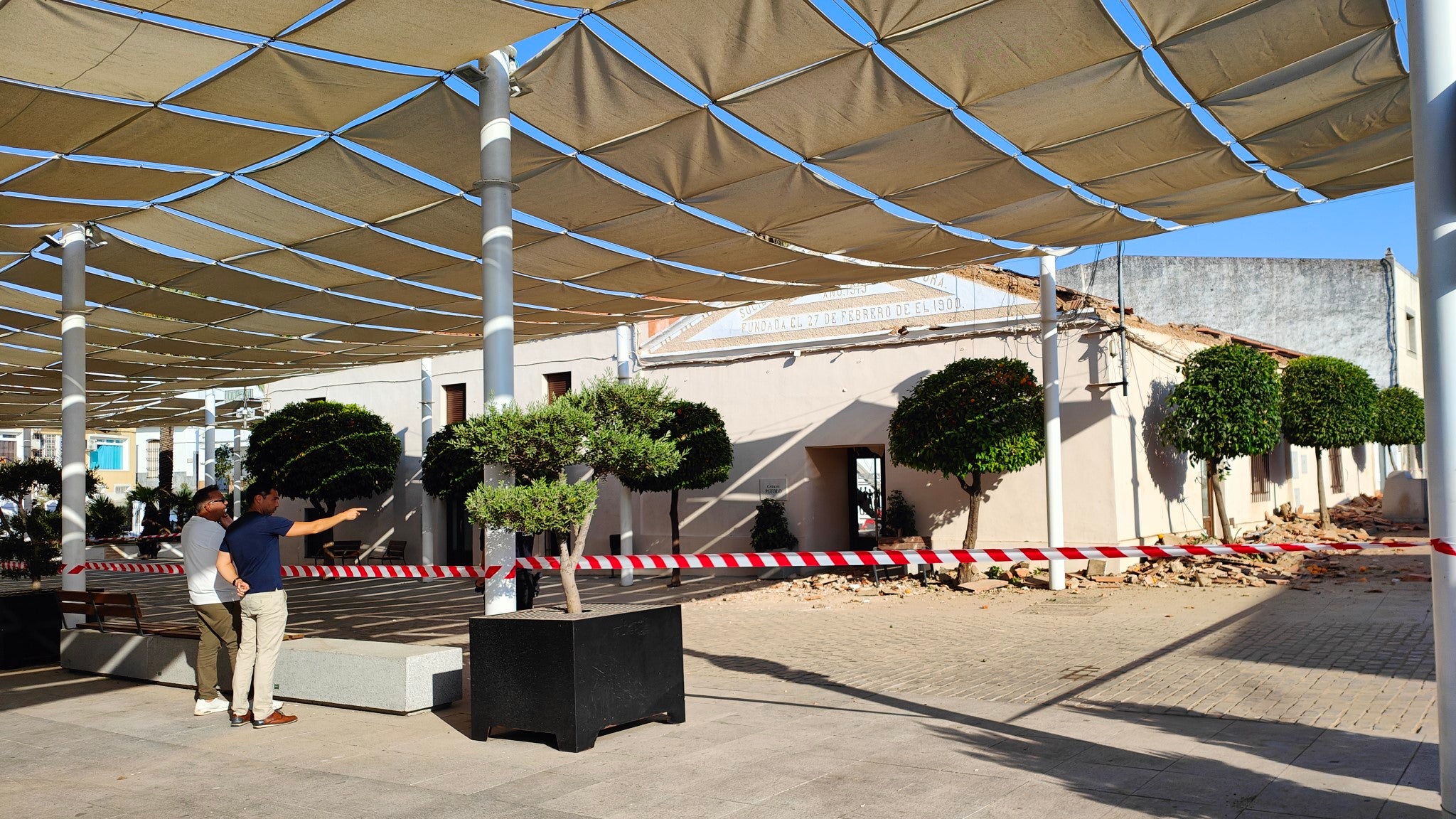 Fotos | Así está la Casa del Pueblo de Valverde de Leganés tras el derrumbe