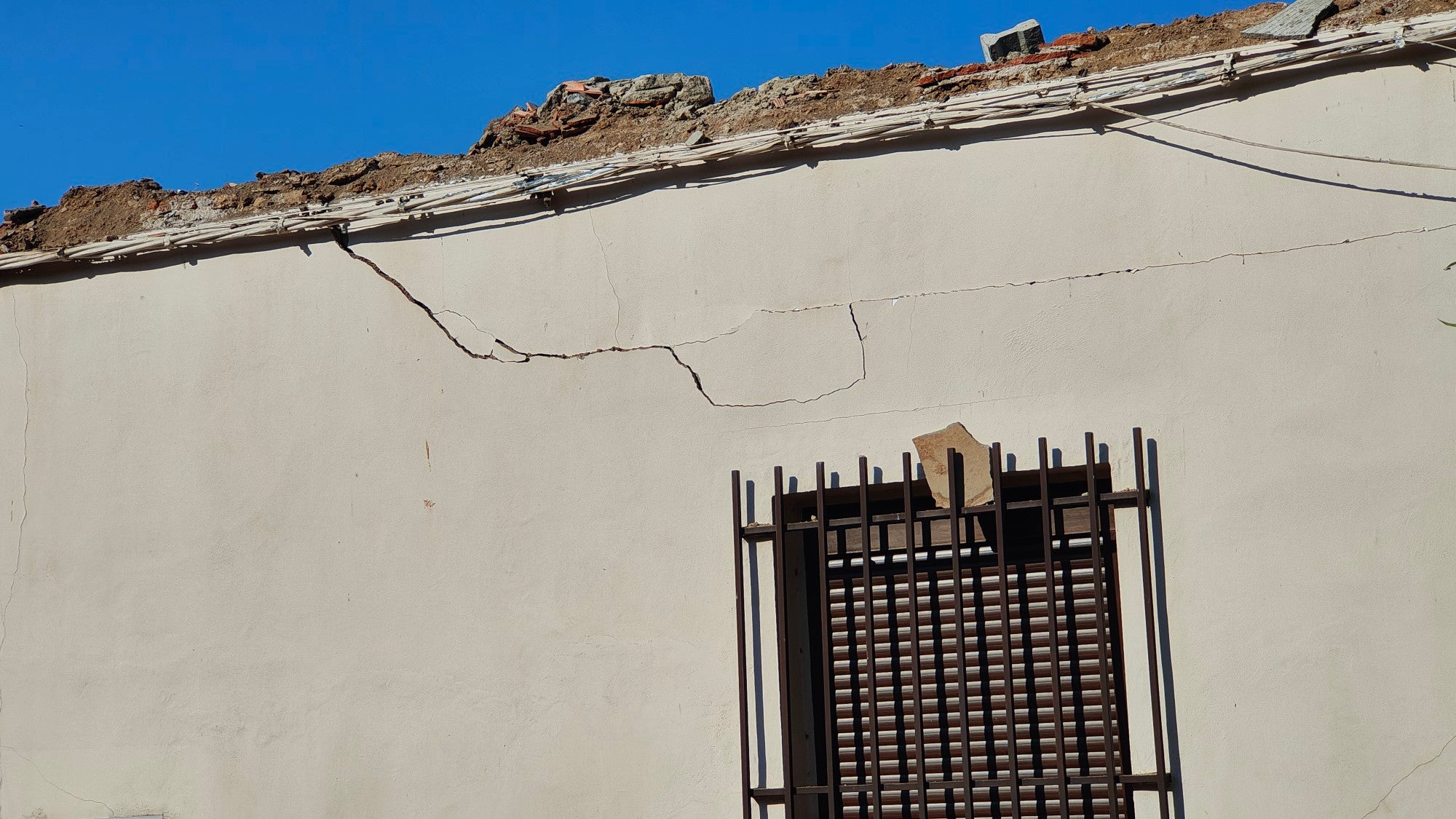 Fotos | Así está la Casa del Pueblo de Valverde de Leganés tras el derrumbe