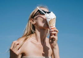 De catador de helados a probador de piscinas: así puedes optar a los empleos más curiosos del verano