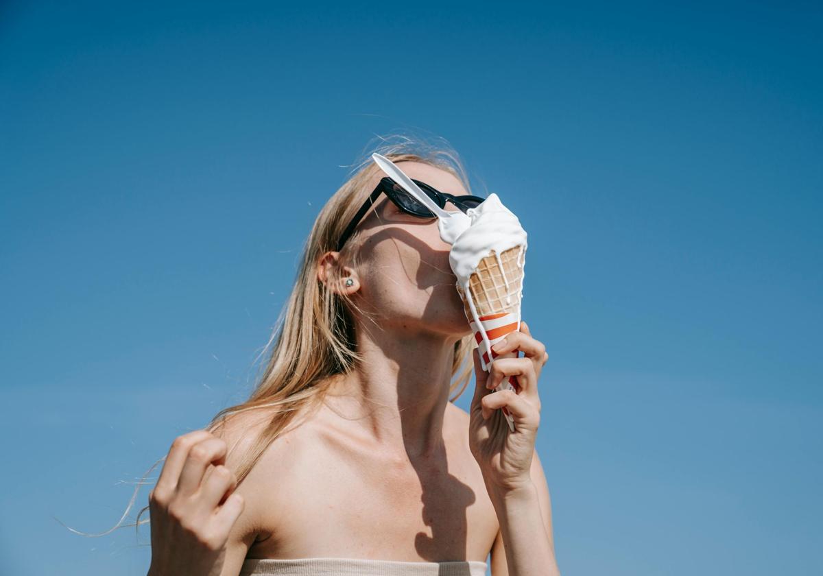 De catador de helados a probador de piscinas: así puedes optar a los empleos más curiosos del verano