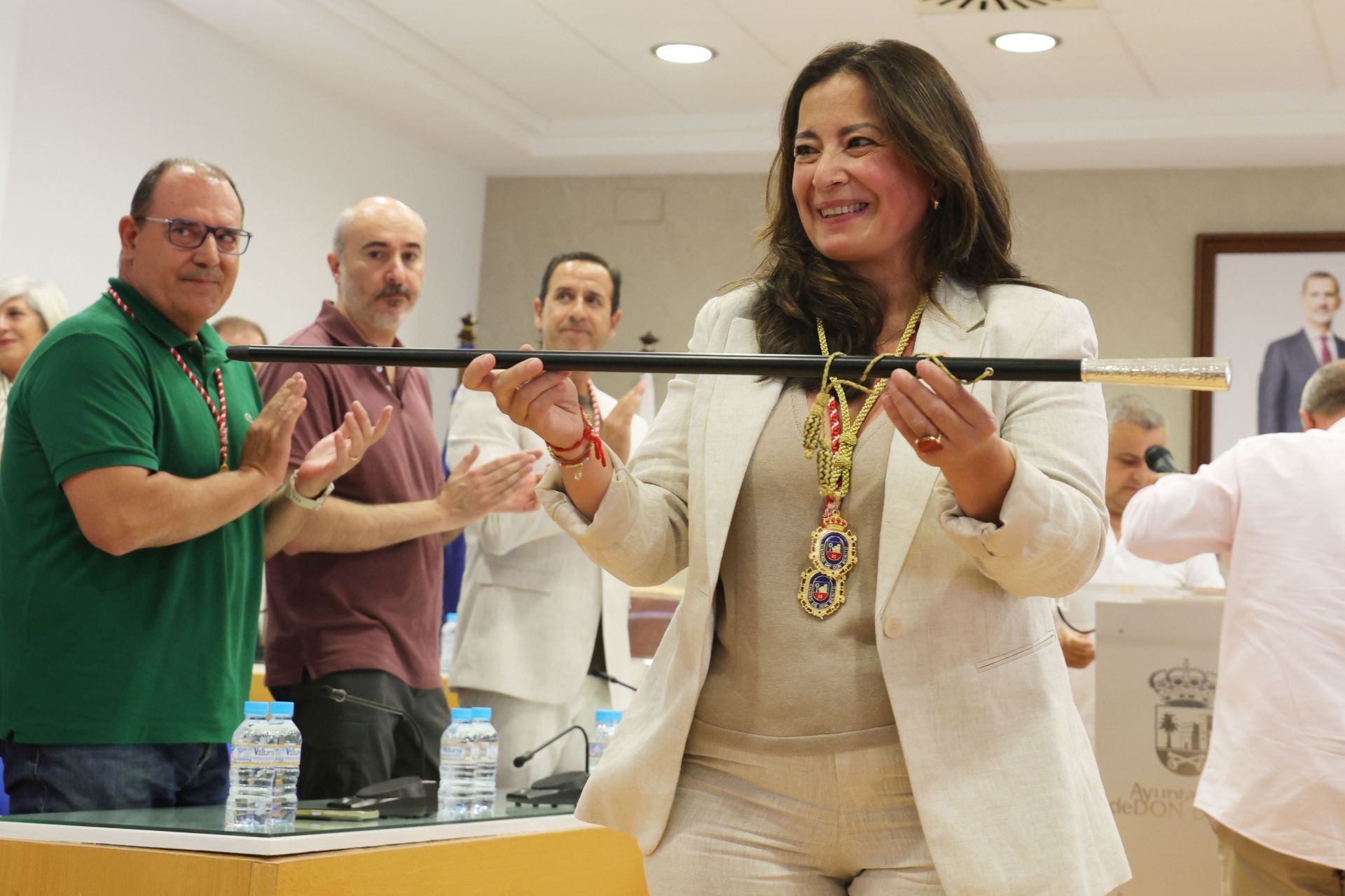 Elisabeth Medina toma posesión del cargo de alcaldesa.