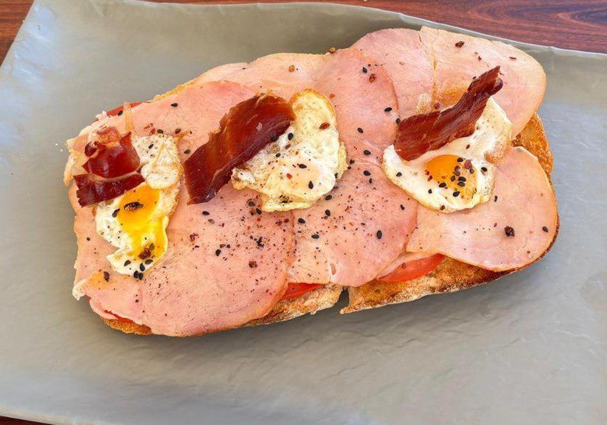Estas son las 45 tostadas del concurso de desayunos de Badajoz