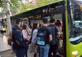 Parada del bus urbano