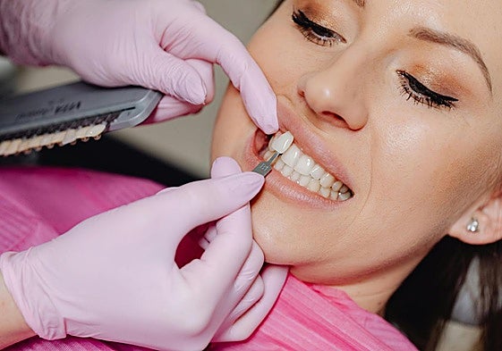 Dentistas alertan: el peligro del auge del 'turismo dental' en Marruecos