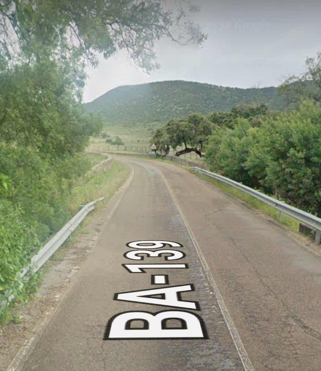 Carretera BA-139, entre los puntos kilométricos 10 y 11.
