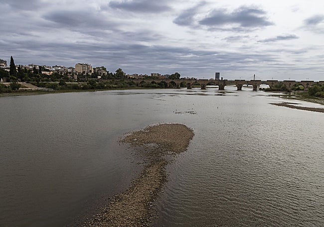 El nivel del Guadiana, bajo.