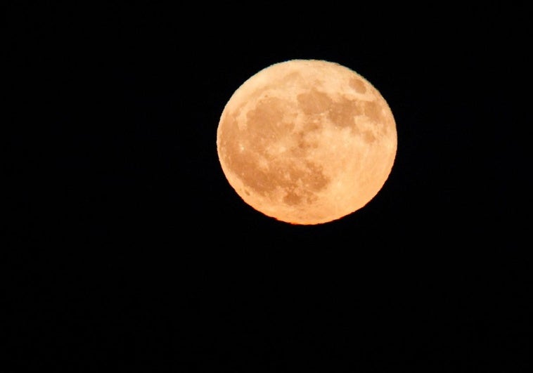 Luna del Ciervo 2025: cómo y a qué hora ver esta noche la primera luna llena del verano