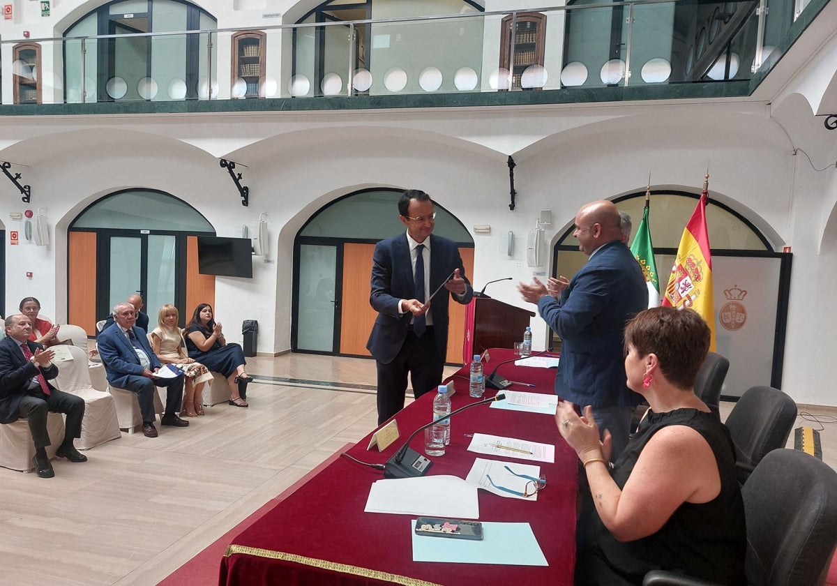 El presidente de la Audiencia Provincial de Badajoz recoge la distinción en el Colegio de Abogados de Badajoz en el Día de la Justicia Gratuita.
