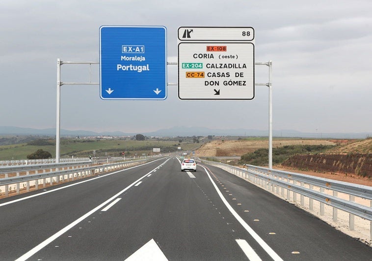 La Junta tendrá en un año el proyecto para la concesión de obra de la EX-A1
