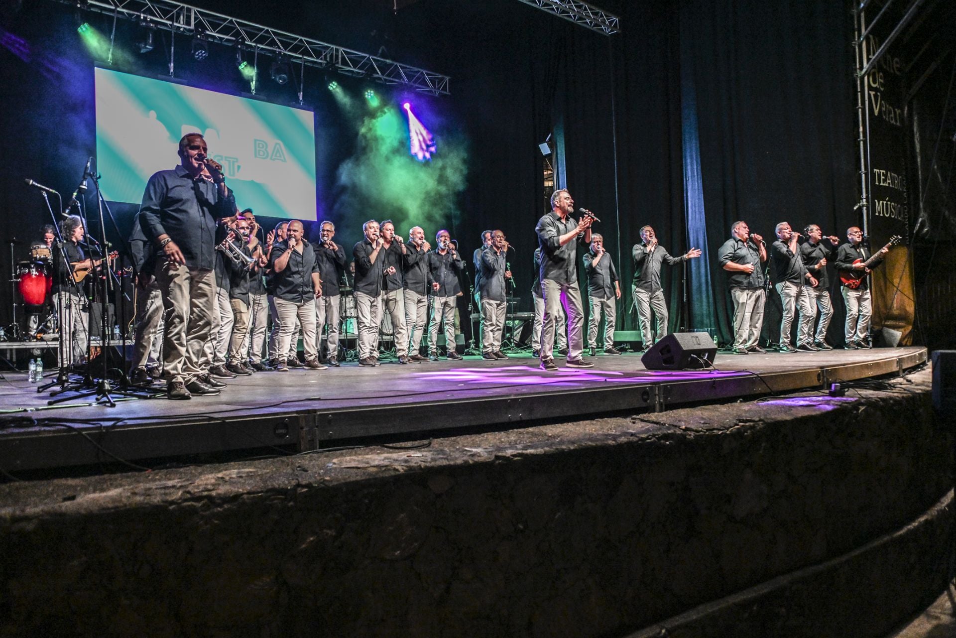 Fotos | Así fue la actuación de Furriones en el Baluba Fest