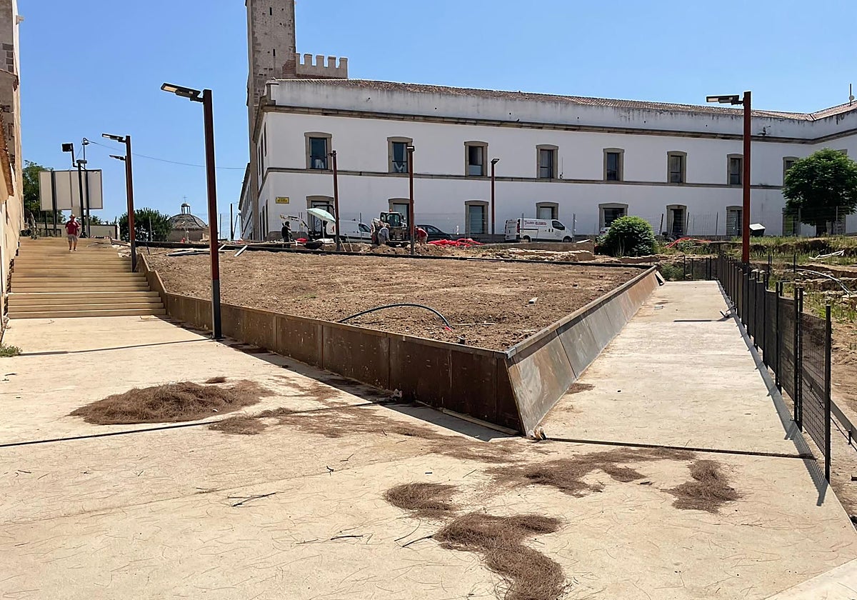 Rampas que salvan las escaleras de la Alcazaba.