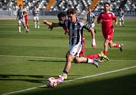Jairo Bas en un partido en el Nuevo Vivero.