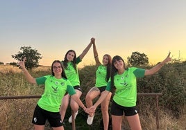 Sara Molano, Ángela Peña, Marta Holgado y Andrea Villacañas renuevan con el Extremadura Arroyo.