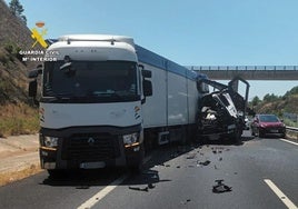 Camiones accidentados en la A-66.